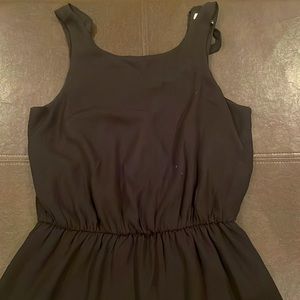 Mini black dress for juniors.